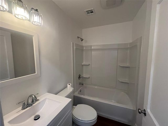 110 E Dewey Street, Shawnee, OK 74801