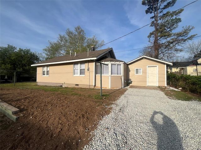 110 E Dewey Street, Shawnee, OK 74801