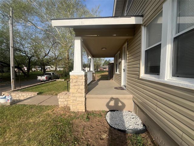 110 E Dewey Street, Shawnee, OK 74801