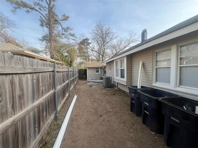 110 E Dewey Street, Shawnee, OK 74801