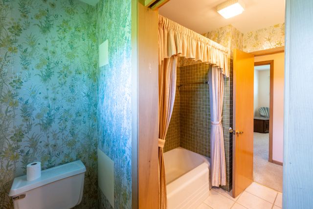 37310 87th Street, Burlington, WI 53105