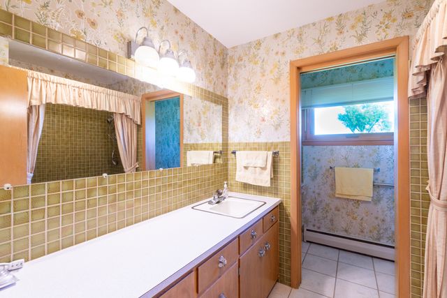 37310 87th Street, Burlington, WI 53105