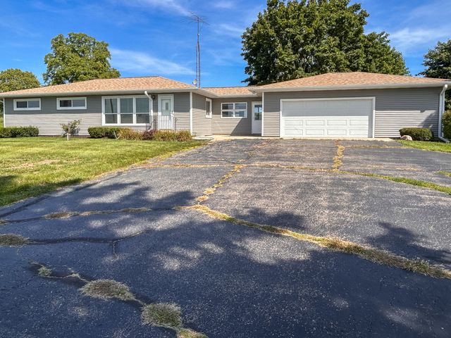 37310 87th Street, Burlington, WI 53105