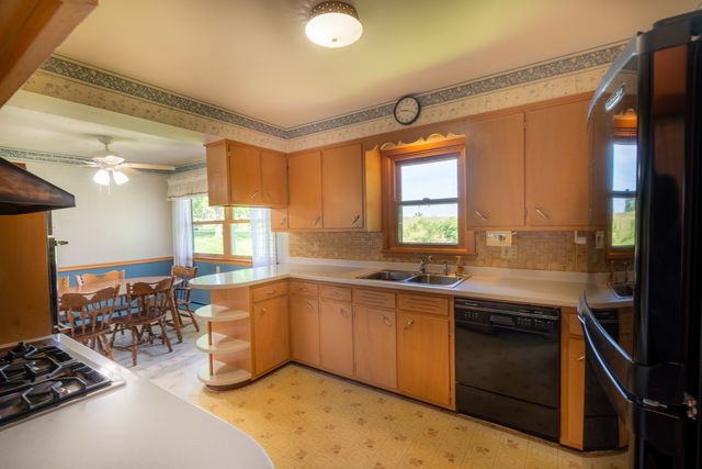 37310 87th Street, Burlington, WI 53105
