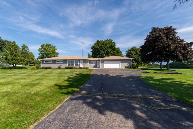 37310 87th Street, Burlington, WI 53105