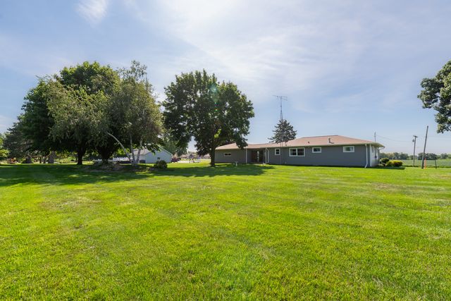 37310 87th Street, Burlington, WI 53105