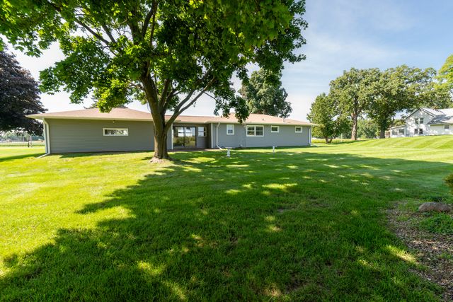 37310 87th Street, Burlington, WI 53105