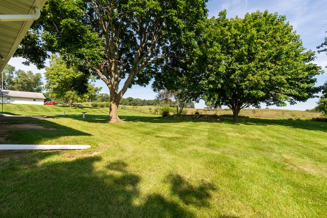 37310 87th Street, Burlington, WI 53105