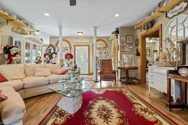 18212 Darden Scout RD, Courtland, VA 23837