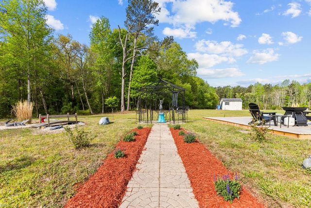18212 Darden Scout RD, Courtland, VA 23837