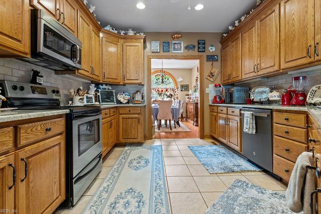 18212 Darden Scout RD, Courtland, VA 23837