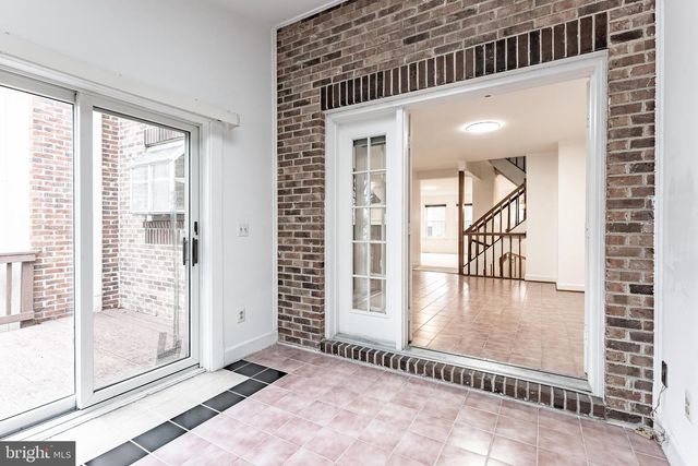 8031 MERRY OAKS CT, Vienna, VA 22182