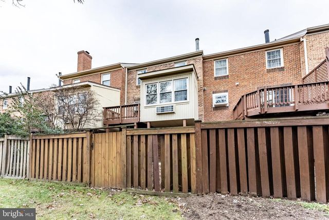 8031 MERRY OAKS CT, Vienna, VA 22182