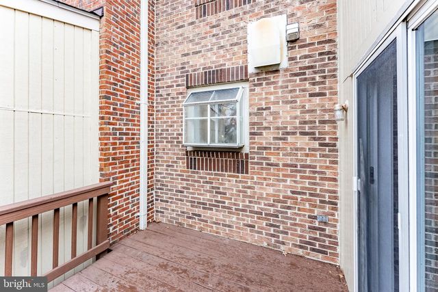 8031 MERRY OAKS CT, Vienna, VA 22182