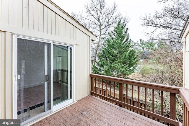 8031 MERRY OAKS CT, Vienna, VA 22182