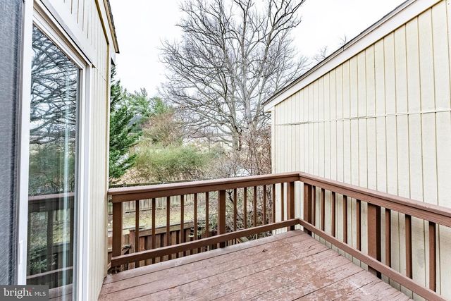 8031 MERRY OAKS CT, Vienna, VA 22182