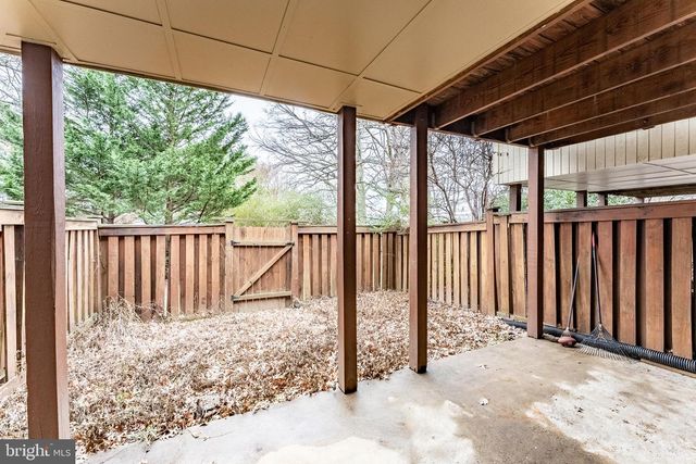 8031 MERRY OAKS CT, Vienna, VA 22182