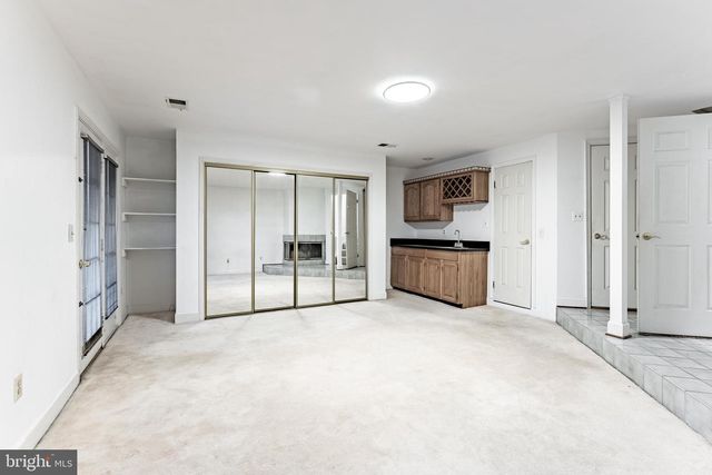 8031 MERRY OAKS CT, Vienna, VA 22182