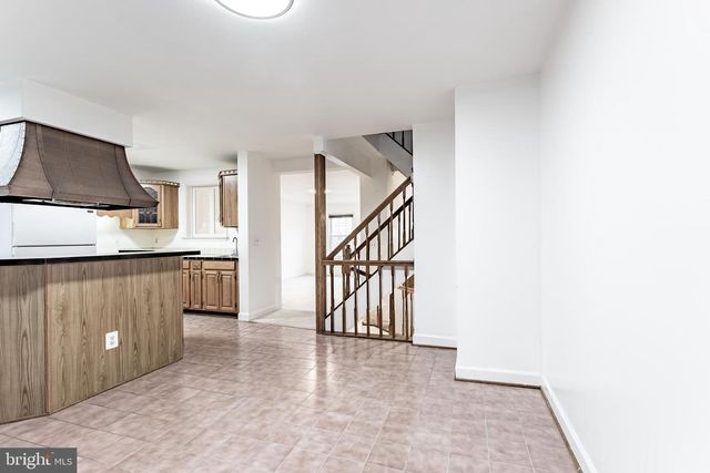 8031 MERRY OAKS CT, Vienna, VA 22182