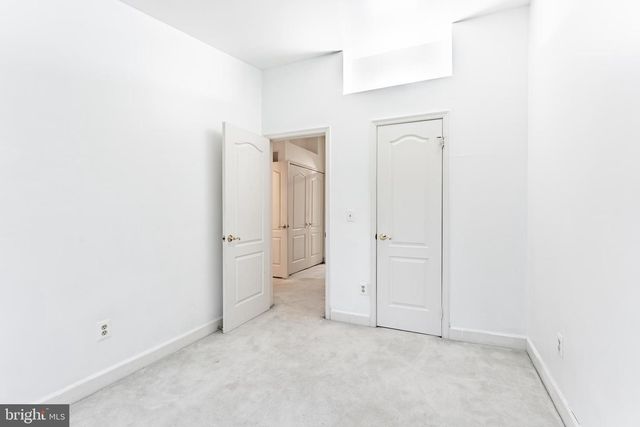 8031 MERRY OAKS CT, Vienna, VA 22182