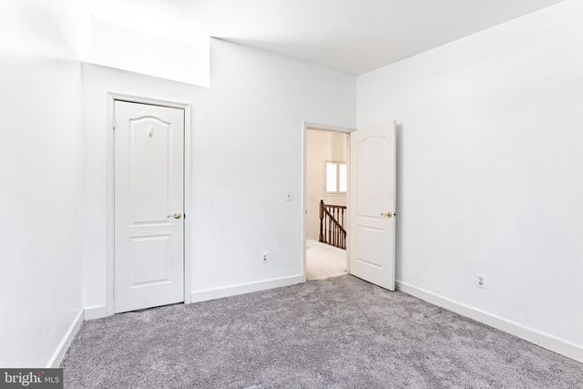 8031 MERRY OAKS CT, Vienna, VA 22182