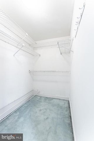 8031 MERRY OAKS CT, Vienna, VA 22182