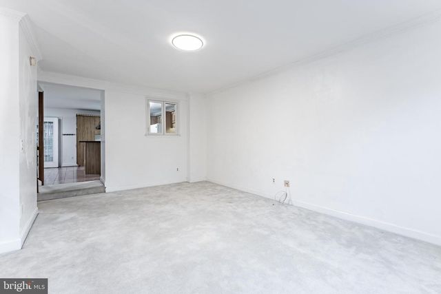 8031 MERRY OAKS CT, Vienna, VA 22182