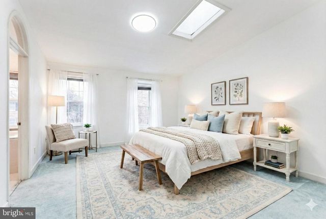 8031 MERRY OAKS CT, Vienna, VA 22182