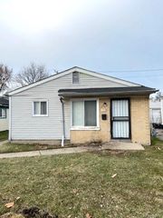 8121 Hubbell St, Detroit, MI 48228