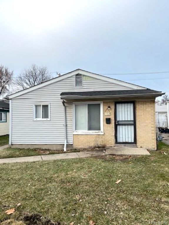 8121 Hubbell St, Detroit, MI 48228