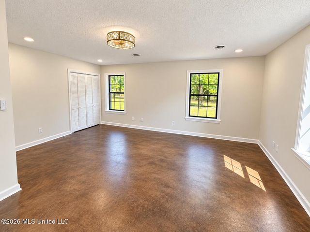 3461 Amy Drive, Nesbit, MS 38651