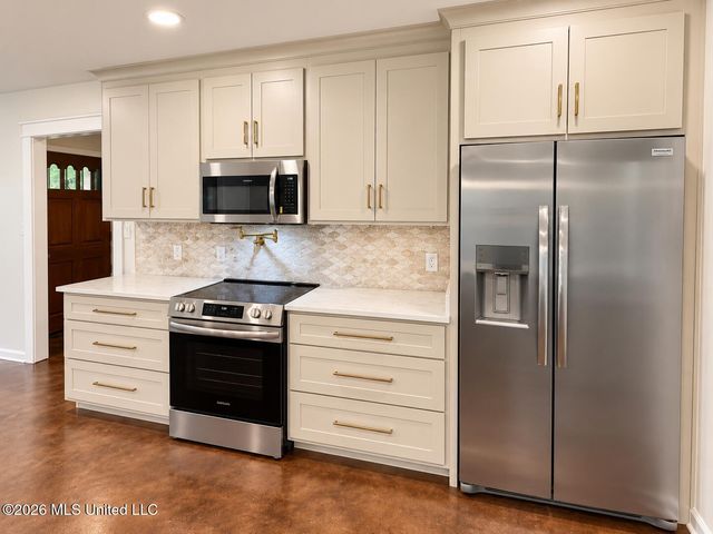 3461 Amy Drive, Nesbit, MS 38651