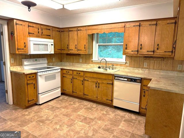 398 Taylors Chapel Road, Rabun Gap, GA 30568