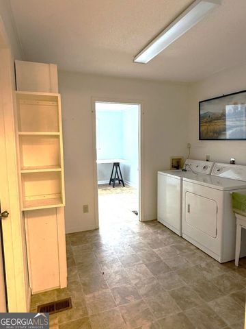 398 Taylors Chapel Road, Rabun Gap, GA 30568