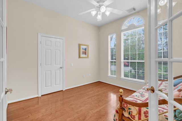 44 Windsor Bridge Drive, Conroe, TX 77384