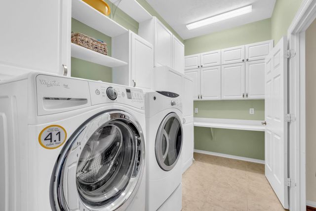 44 Windsor Bridge Drive, Conroe, TX 77384