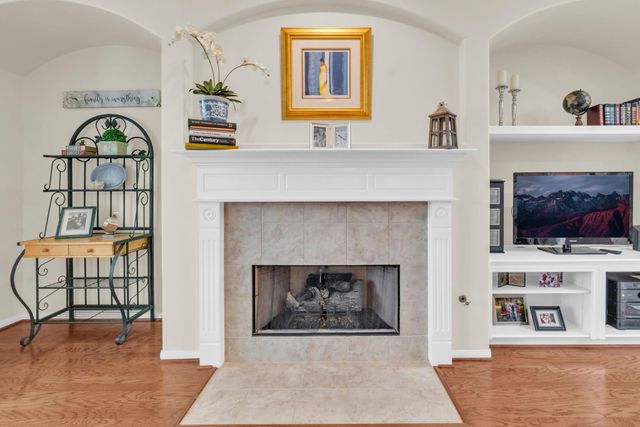 44 Windsor Bridge Drive, Conroe, TX 77384