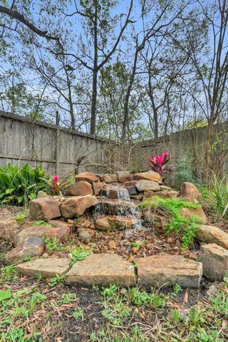 44 Windsor Bridge Drive, Conroe, TX 77384