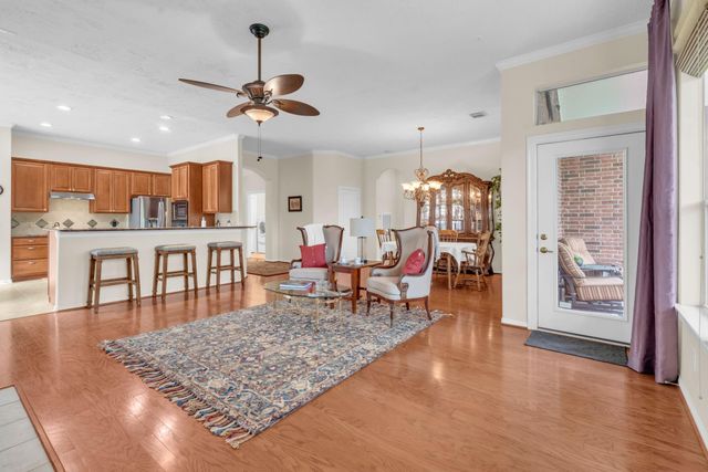 44 Windsor Bridge Drive, Conroe, TX 77384