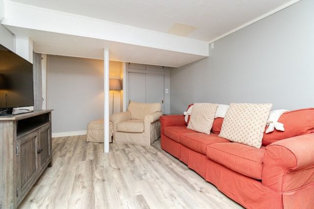 49 Brookside Rd, Braintree, MA 02184