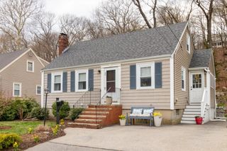 49 Brookside Rd, Braintree, MA 02184