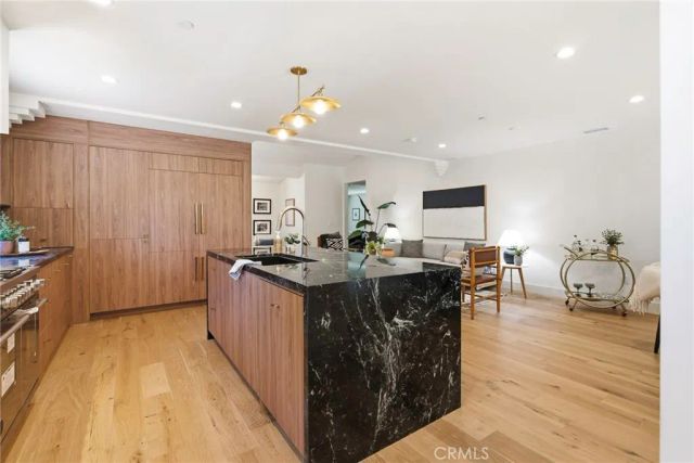 11911 Hartsook, Valley Village, CA 91607