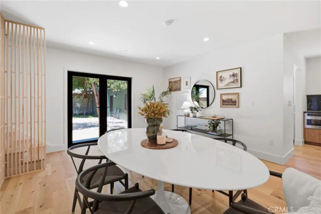 11911 Hartsook, Valley Village, CA 91607
