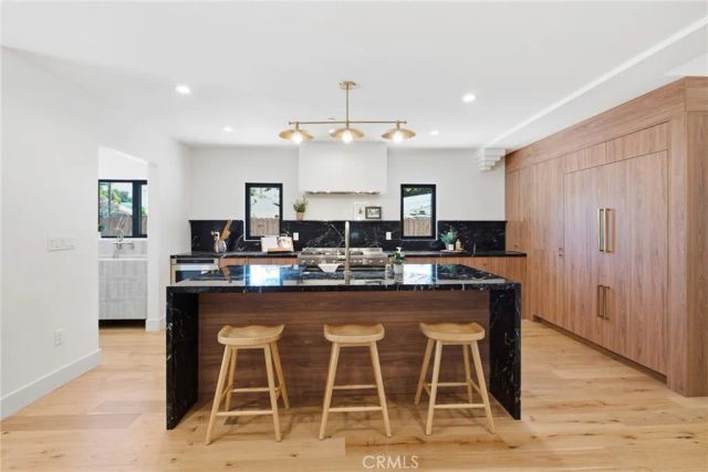 11911 Hartsook, Valley Village, CA 91607