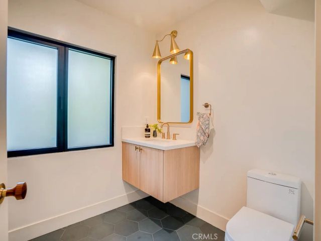 11911 Hartsook, Valley Village, CA 91607