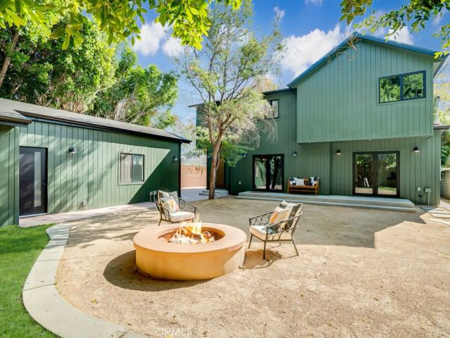 11911 Hartsook, Valley Village, CA 91607