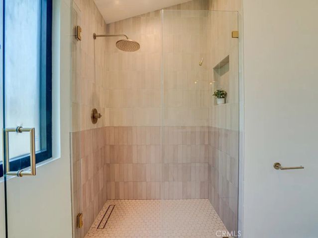 11911 Hartsook, Valley Village, CA 91607