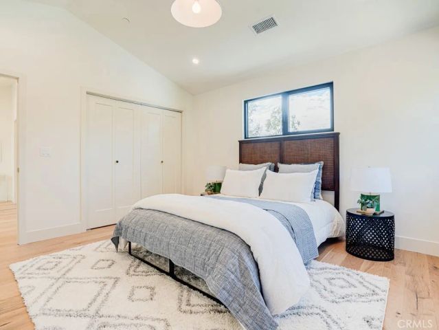 11911 Hartsook, Valley Village, CA 91607