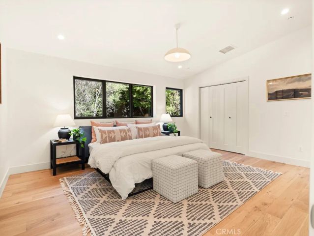 11911 Hartsook, Valley Village, CA 91607