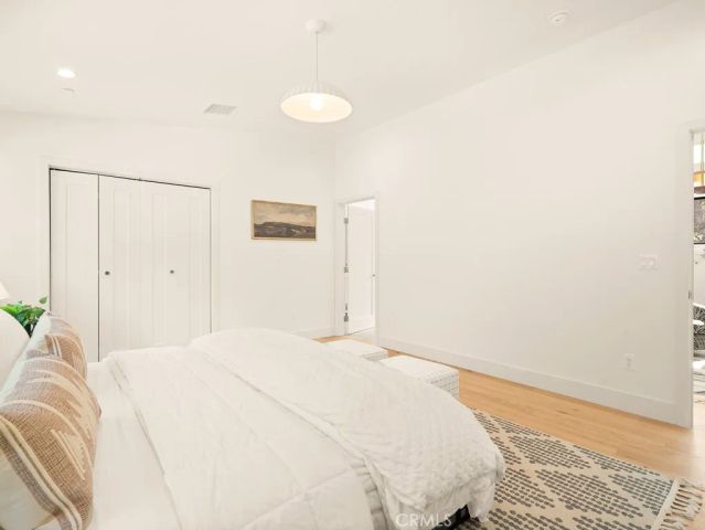 11911 Hartsook, Valley Village, CA 91607